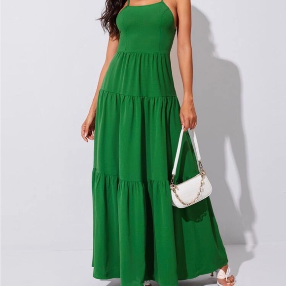 Elegant Green Maxi Dress - Picture 3 of 3